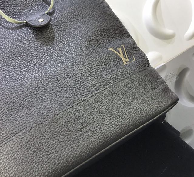 LV包 LV雙肩包 M55171 Taurillon牛皮雙肩背包 LV男士後背包  ydh3195